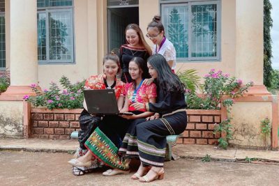 Tháng ba yêu thương